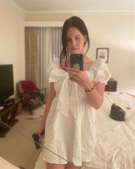 lana del rey leaked|Lana Del Rey Begs Fans Not to Listen to Leaked。